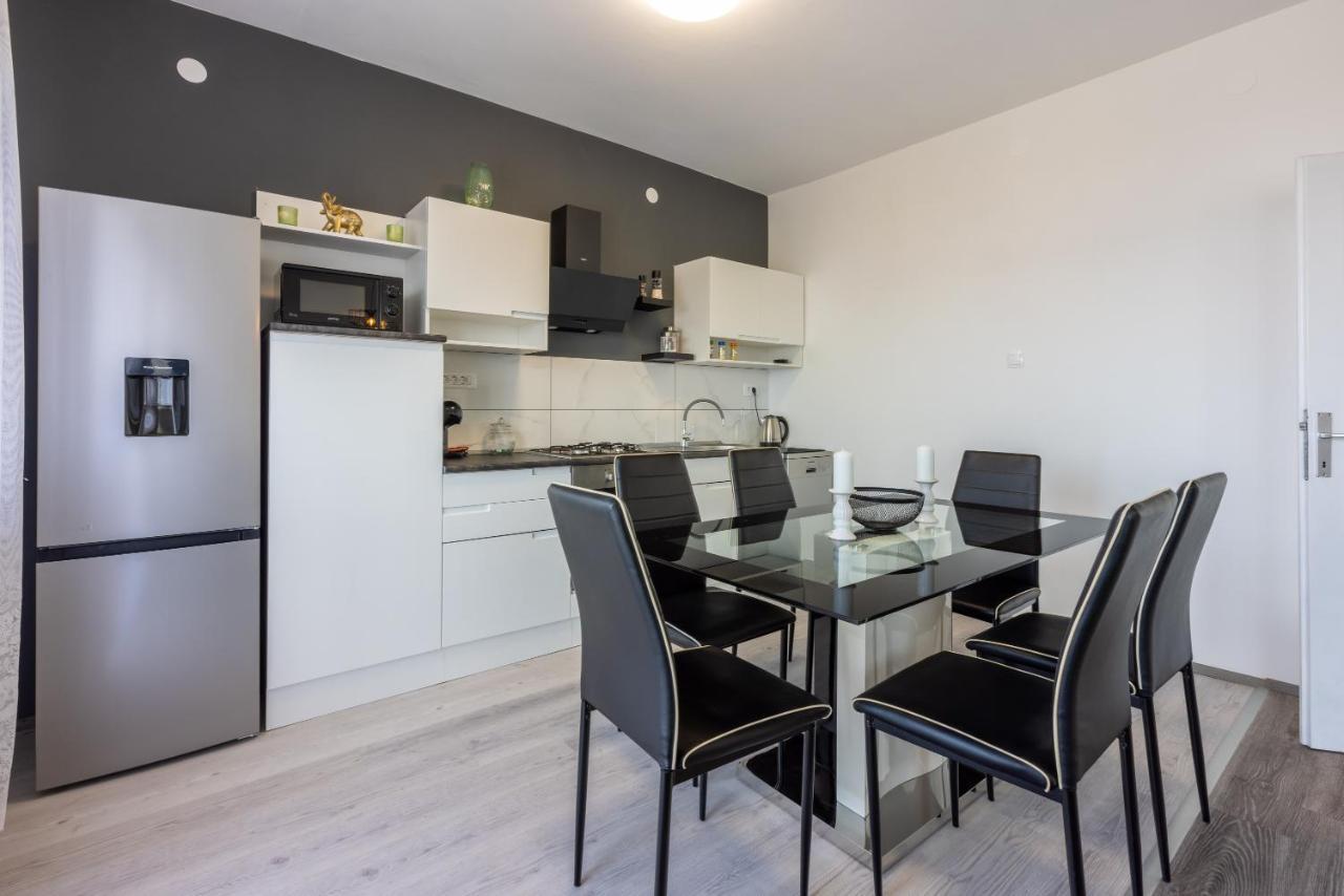 Apartman Dora Crikvenica Buitenkant foto